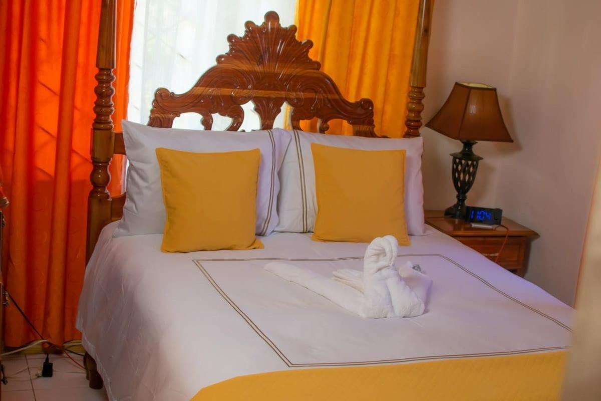 Windbreak Villa Buff Bay Esterno foto