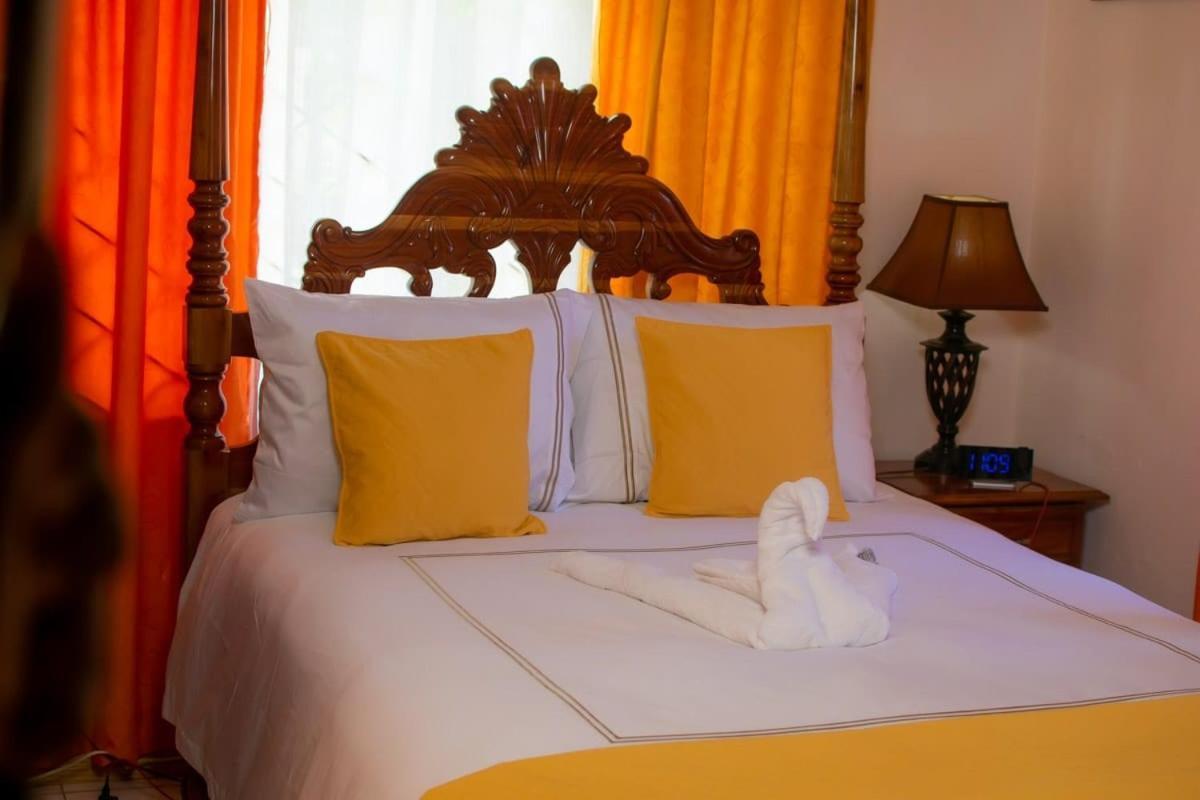 Windbreak Villa Buff Bay Esterno foto