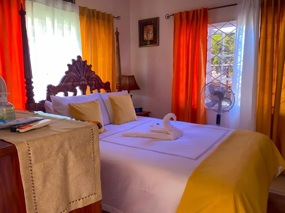 Windbreak Villa Buff Bay Esterno foto